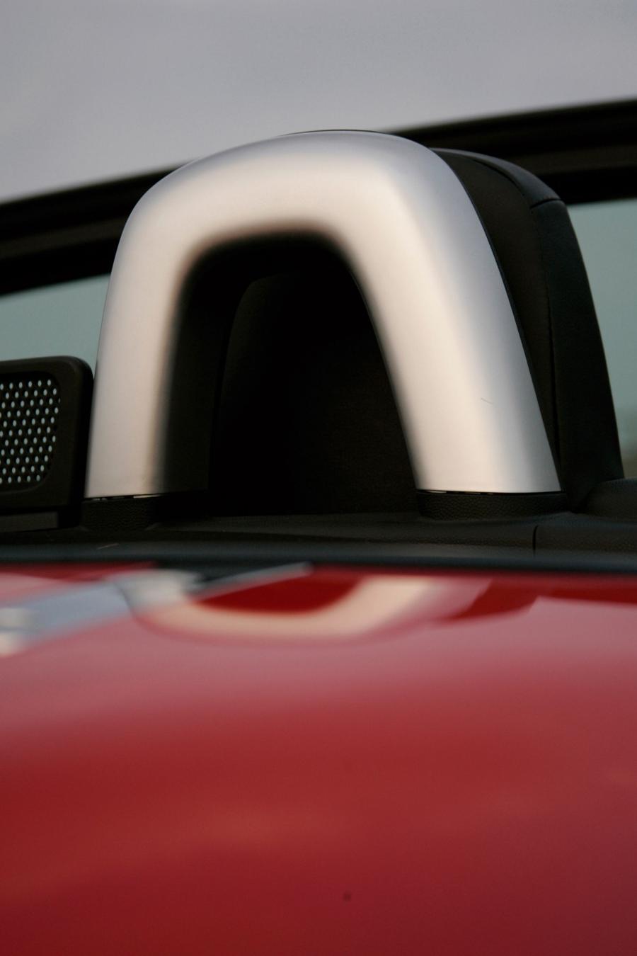  Mazda MX-5 Roadster Coupe 2006 года  (фото 35 из 212)